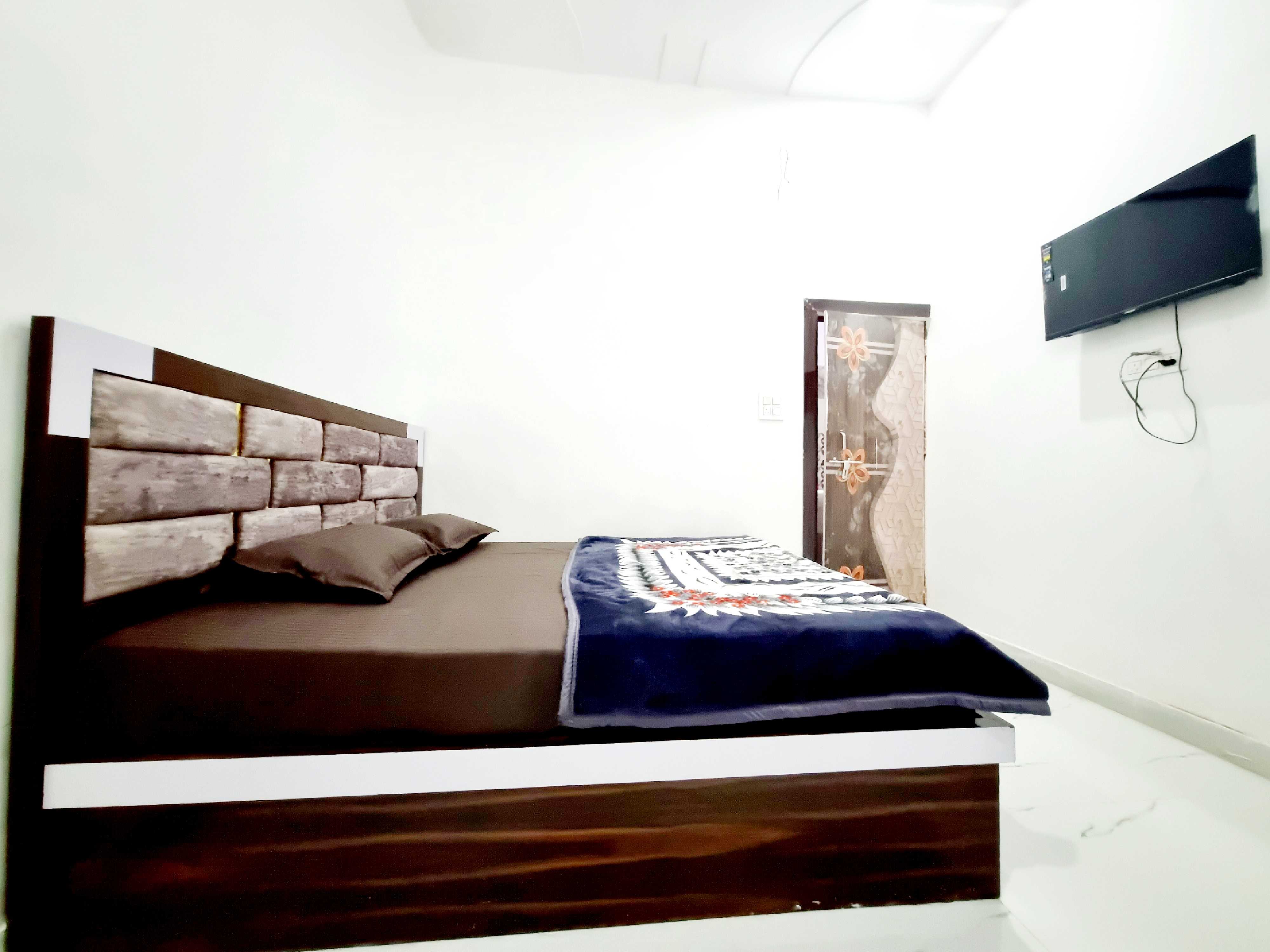 Hotel O HAPPY STAY - Tap to explore photos