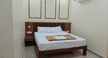 HotelRajaGrand Room Type - Premium