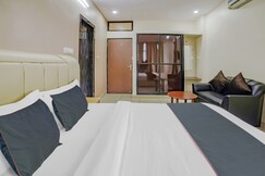 Hotel White House