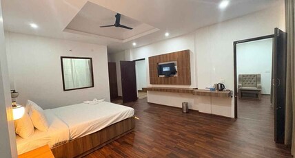 HOTEL B WINGS Room Type - EXECUTIVE ROOM