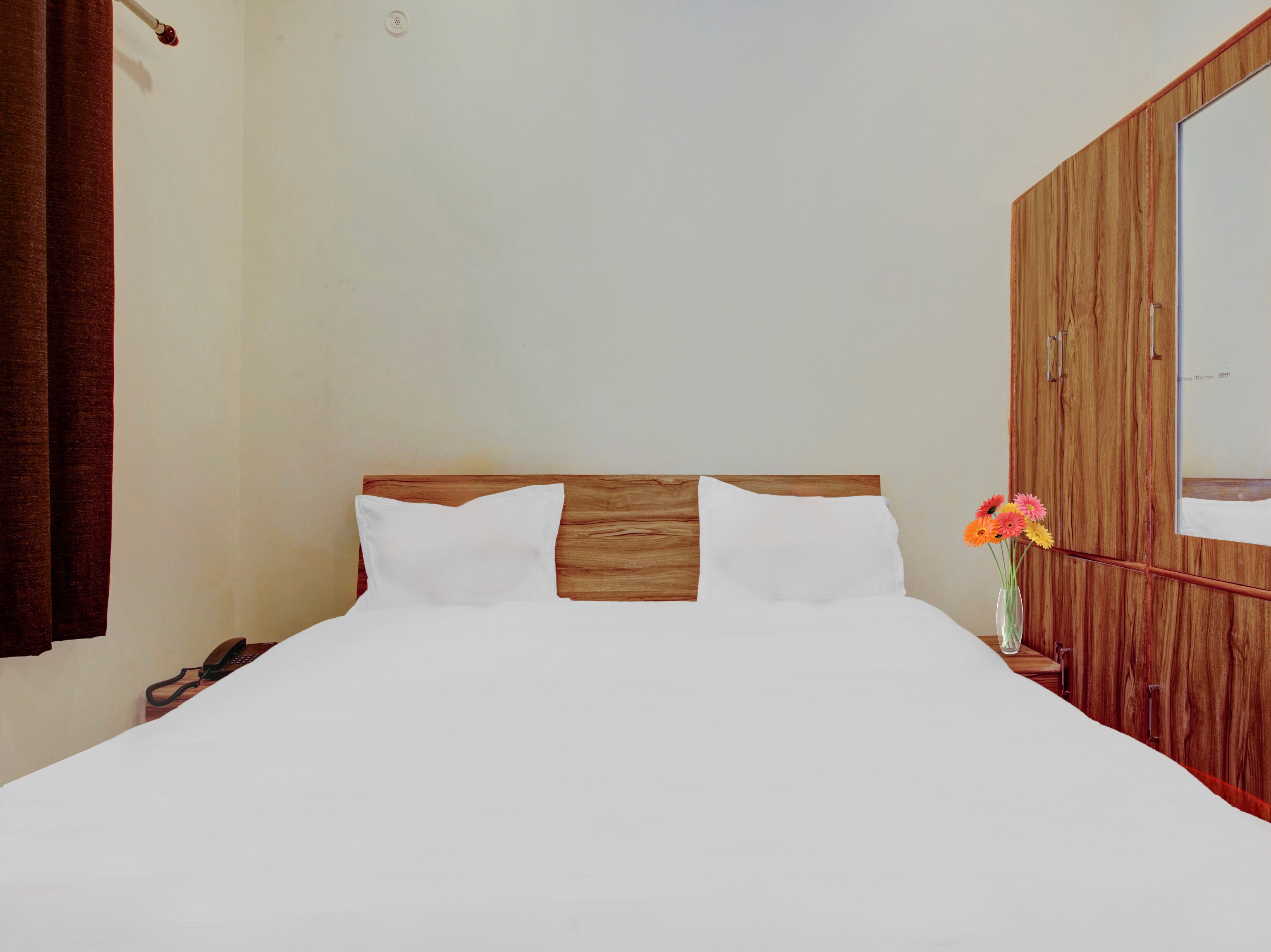 Hotel kailasha - Tap to explore photos