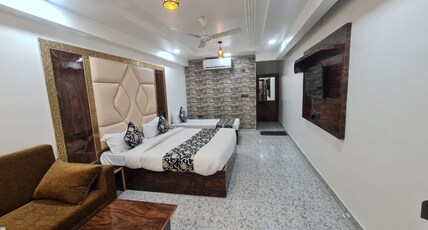 Hotel Vrindavan Palace Room Type - Premium Excutive AC Room