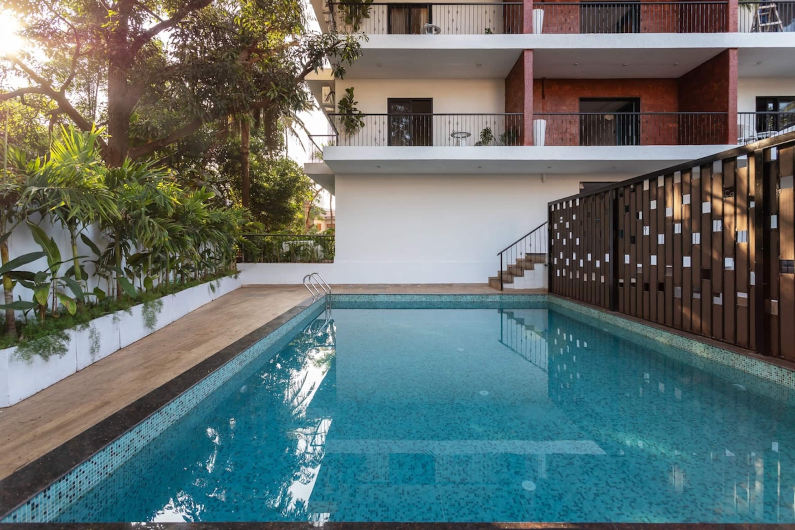 Sereno Blossom luxury 1bhk w pool near Baga - Tap to explore photos