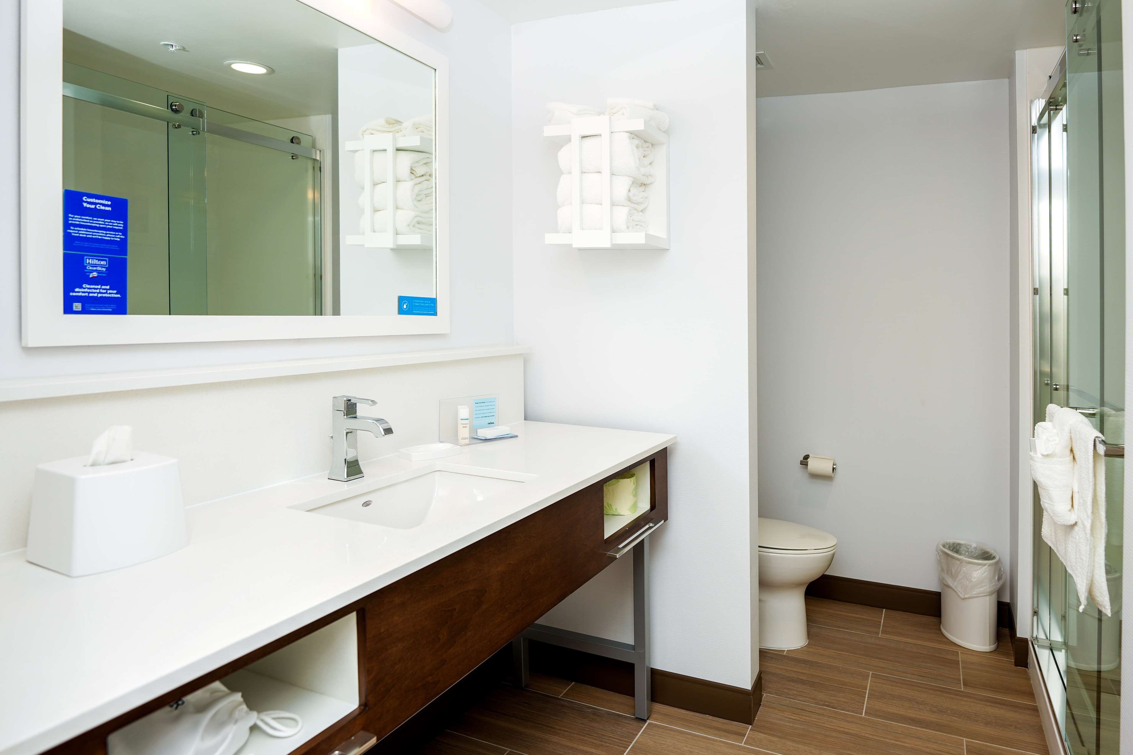 Hampton Inn and Suites Aurora South Denver - Tap to explore photos