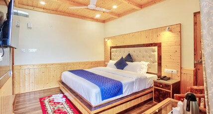 Onlystay Surya Mall Road Manali Room Type - Deluxe Room