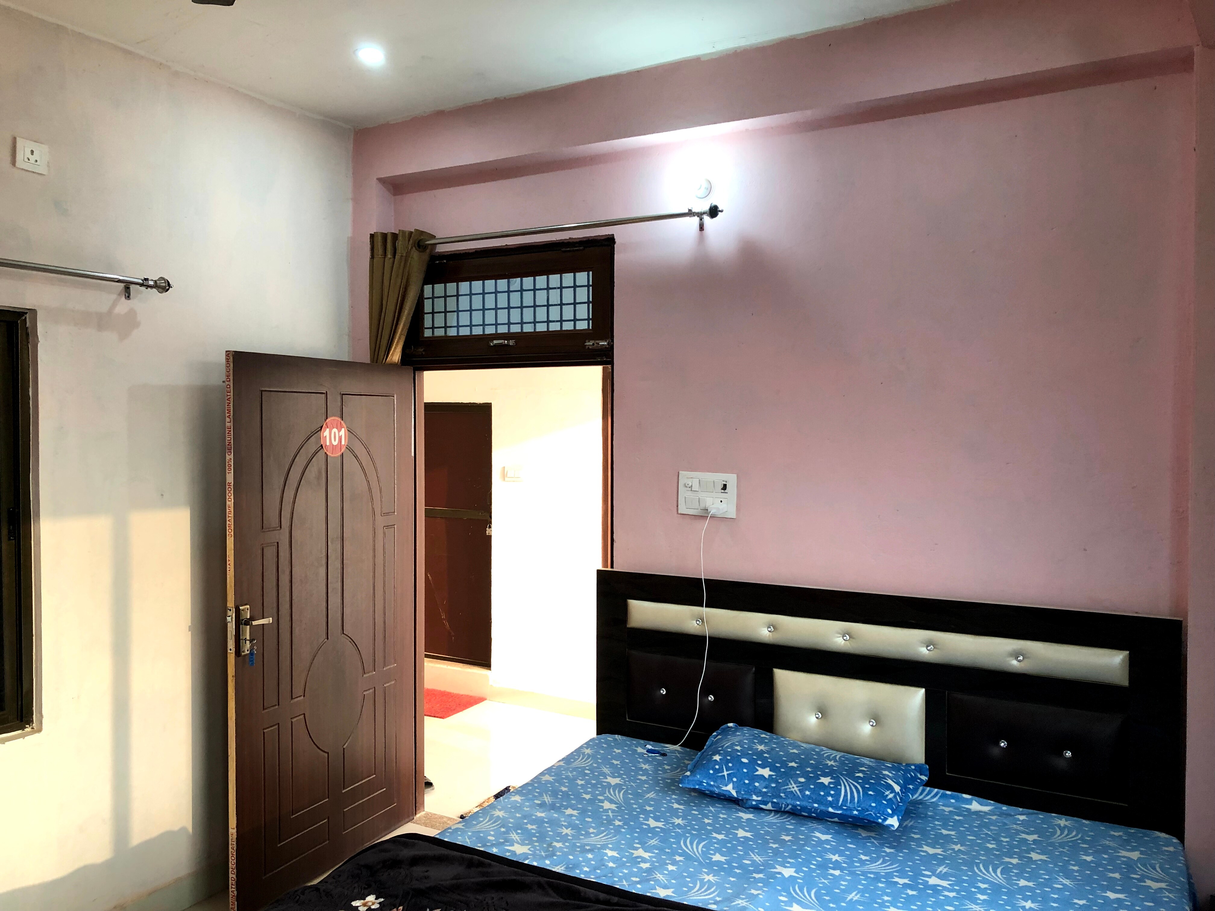Hotel Narayana Inn - Tap to explore photos