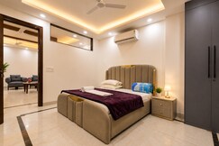 Homlee-Gold-4BHK-Lift-Vasant Kunj-Parking