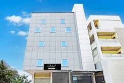 Collection O Sanath Nagar Near Railway Station