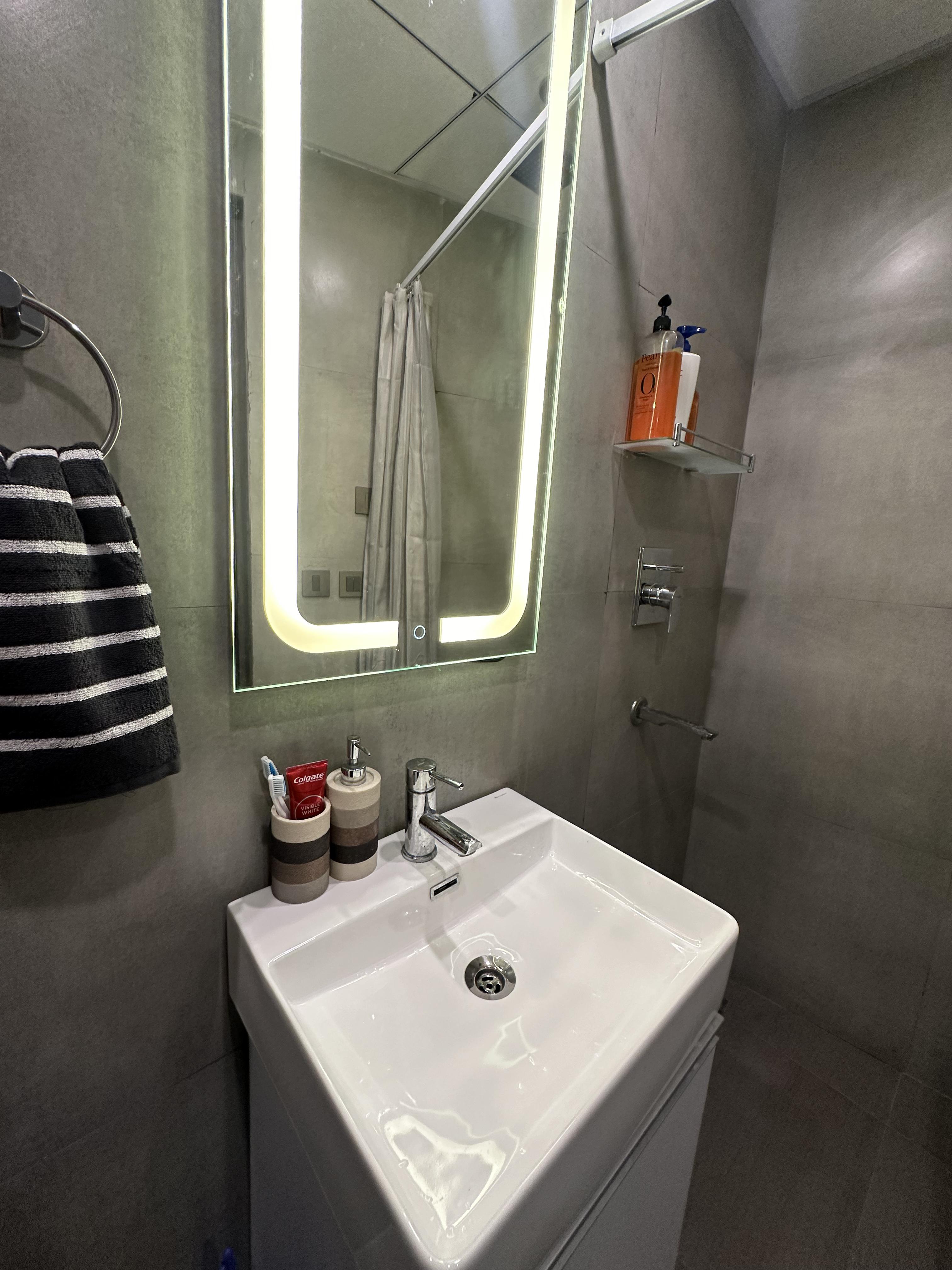 Luxe Lagoon studio - Tap to explore photos