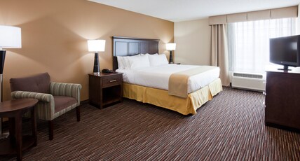 Holiday Inn Express & Suites WILLMAR Room Type - 1 Kng Stndrd Mobil Acc Roll In Shwr
