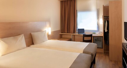 ibis Izmir Alsancak Room Type - Standard Room with 2 Single Beds