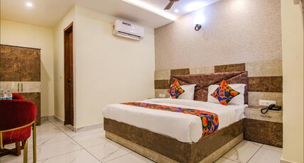FabHotel Meridian Inn Room Type - Deluxe Room