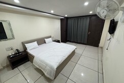 The Dream Stay | Rooms & Doms