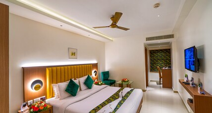 HOTEL MALIKA RESIDENCY Room Type - Deluxe Room