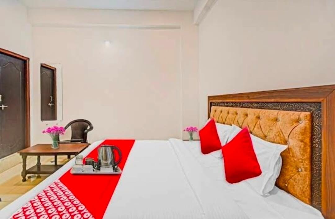 HOTEL S.S Palace - Tap to explore photos