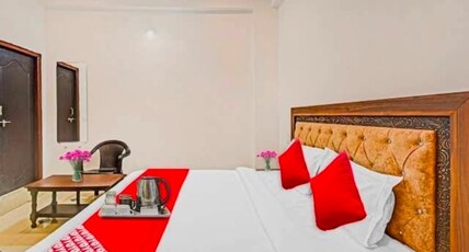 HOTEL S.S Palace Room Type - CLASSIC DOUBLE BED NON AC ROOM HOTEL S.S Palace Room Type - CLASSIC DOUBLE BED NON AC ROOM