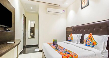 Hotel Rachna Tourist Room Type - City View Family Room Bed with Air Conditioning Hotel Rachna Tourist Room Type - City View Family Room Bed with Air Conditioning