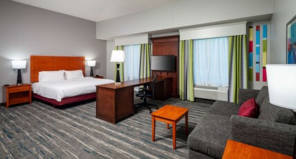 Hampton Inn & Suites by Hilton Mobile I-65@ Airport Blvd Room Type - 1KN MOB HEA ACC RIS STU NS