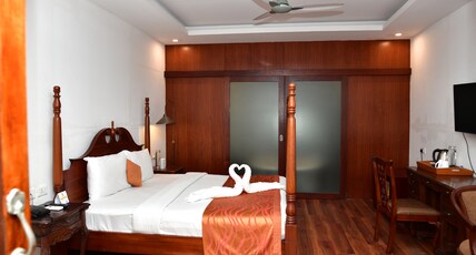 By The Bay Kovalam Room Type - Executive Sea view with jacuuzi