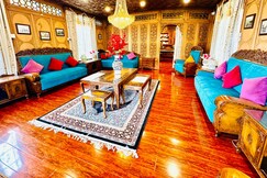 Shabnam Group of Houseboats