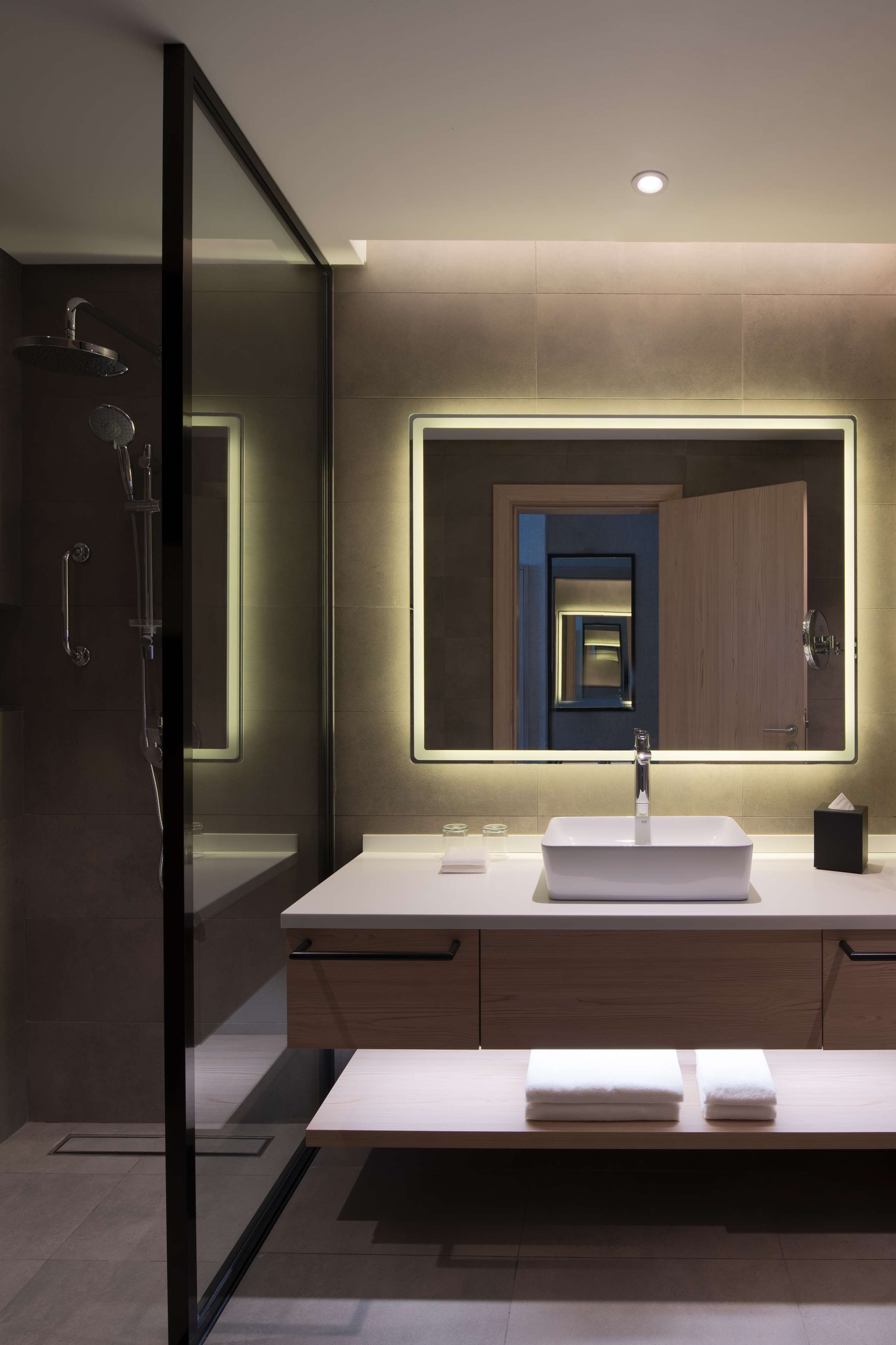 Park Inn by Radisson Hotel & Apartments Kuwait - Tap to explore photos