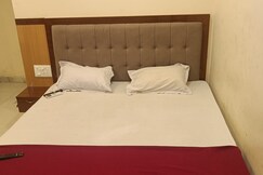 SRI SAI GRAND AC LODGE