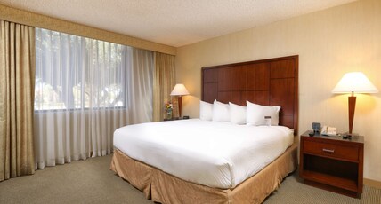 DoubleTree Suites by Hilton Tucson Airport Room Type - 1KING 2 ROOM SUITE NONSMOK