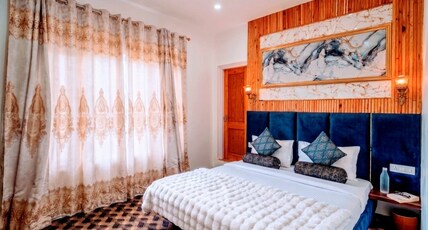 Hariparbat view Room Type - Bedroom 1