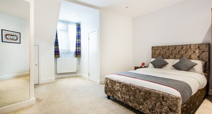 OYO The Arch, Wembly Stadium Room Type - Deluxe Triple Room