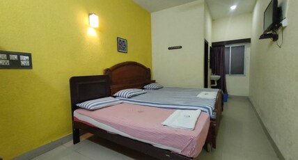The Hotel Raja Palace Room Type - Non AC Triple Bed