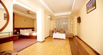 Yellow Pagoda Hotel Room Type - Business Suite, 1 Bedroom, Kitchen, City View