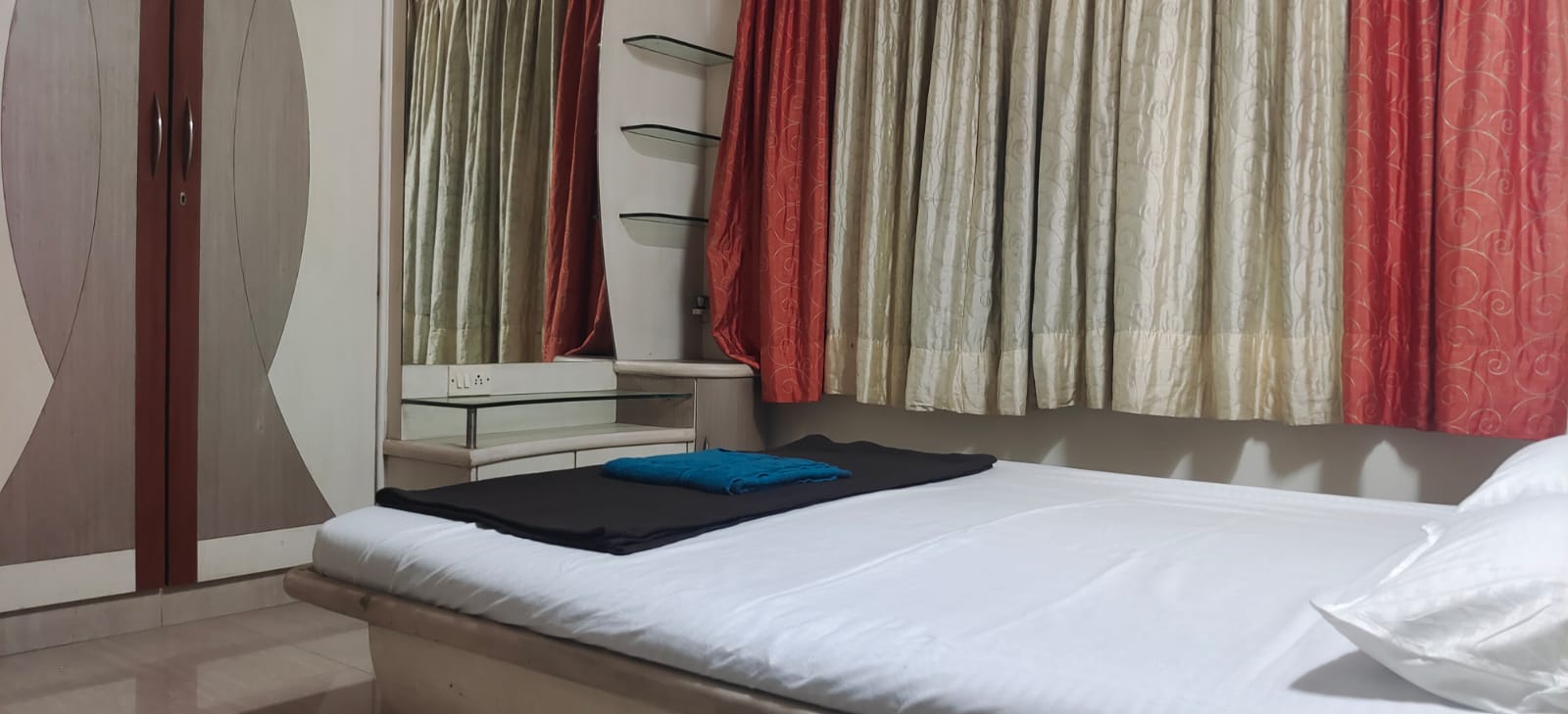 Apartments in Hiranandani Estate - Tap to explore photos