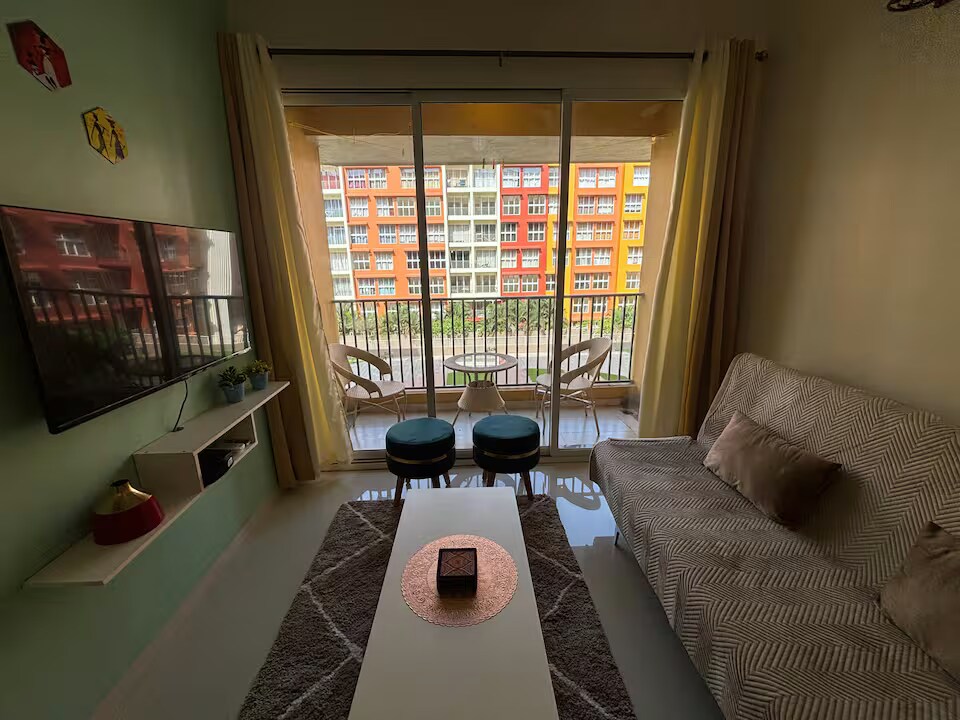 Cozy Bnb 2BR Apt Zennova Stays 5minTo Airport - Tap to explore photos
