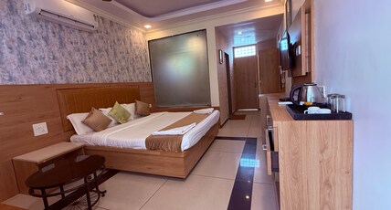 Maitree Resort,Goa Room Type - Deluxe KIng Room