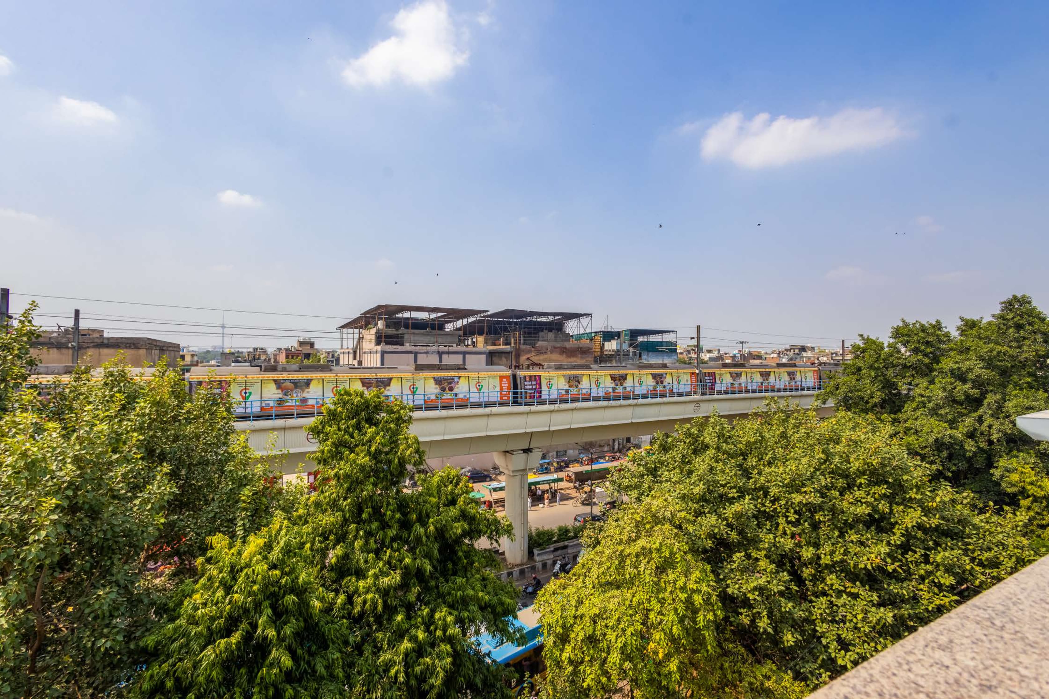 Hotel Vintage Villas-Near Fortis Shalimar Bagh - Tap to explore photos