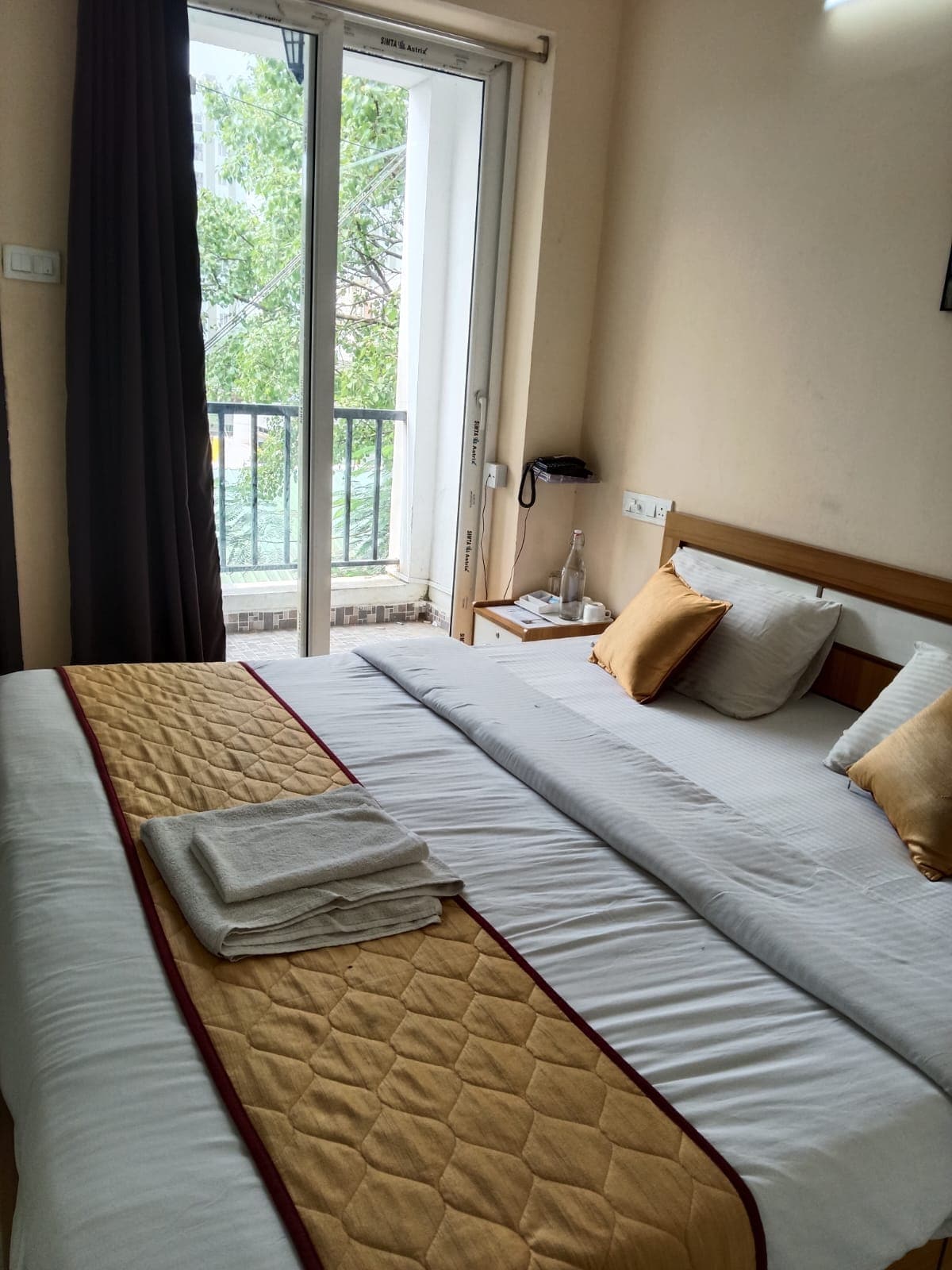 Lynx Serviced Apartments - Tap to explore photos