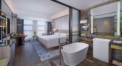 DoubleTree by Hilton Anshan Room Type - KING DELUXE ROOM