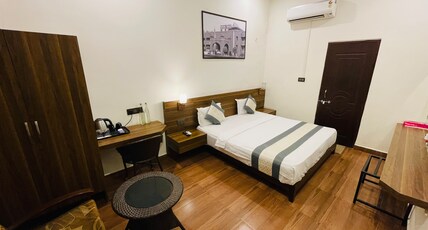 The British kothi (A heritage property) Room Type - Maharaja King Bed Room