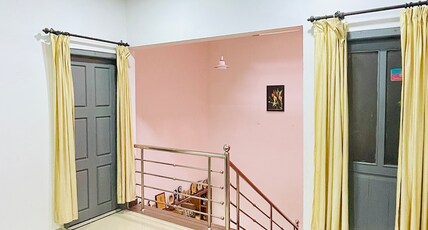 Vintage Farm House and Treehouse Room Type - CORAL ROOM