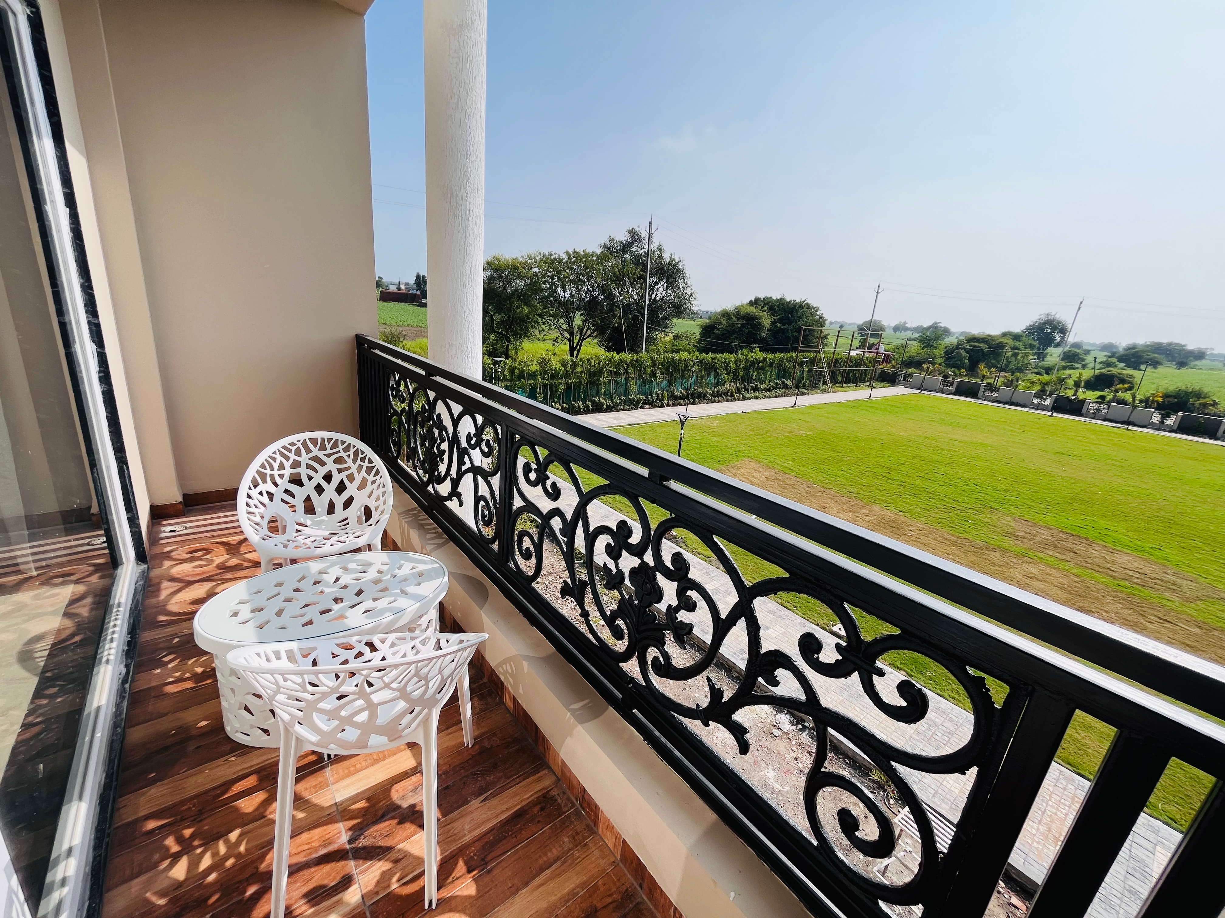 Gaurison Hotel and Resorts - Tap to explore photos