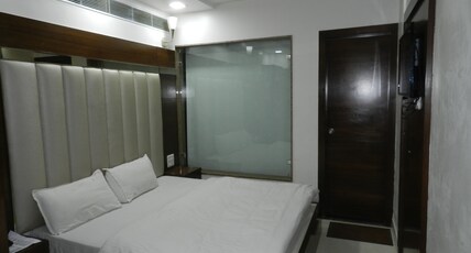 Hotel SYN Room Type - Deluxe Room