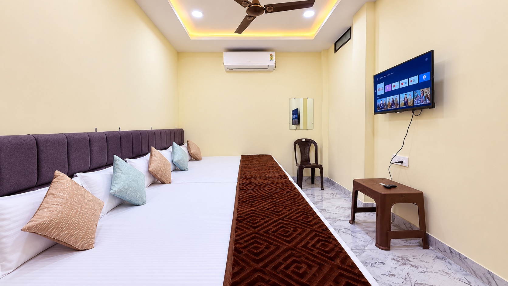 Hotel Vaibhav Palace - Tap to explore photos