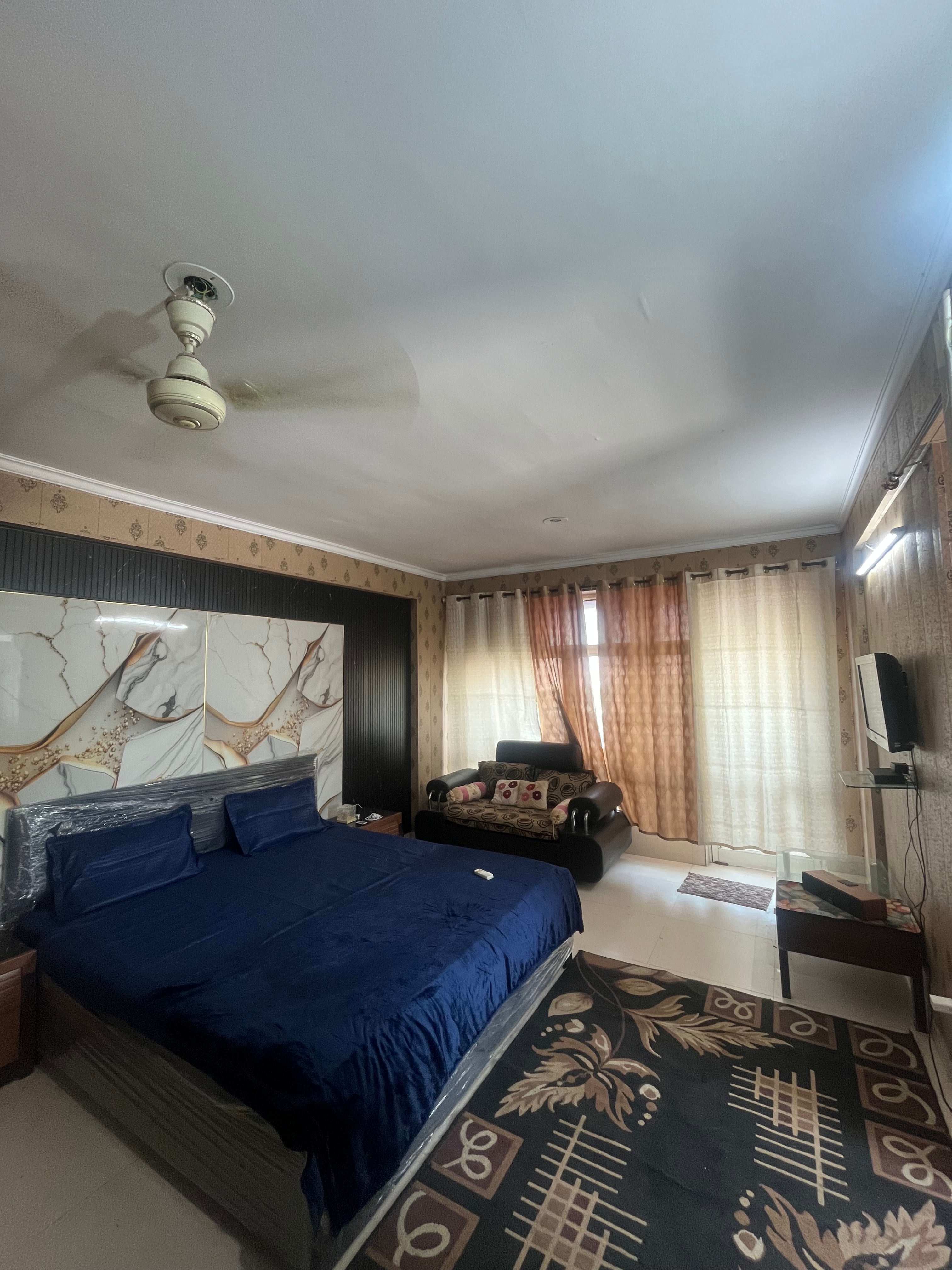 Luxurious stay for for couples and family - Tap to explore photos
