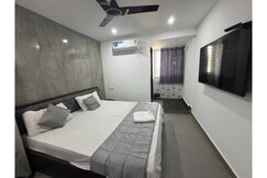 FabHotel Sushmitha Inn
