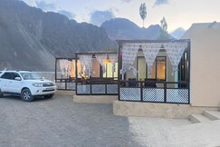 the sky desert hunder