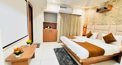 HOTEL A-ONE Room Type - Deluxe dobbal rooms + zakuzzi