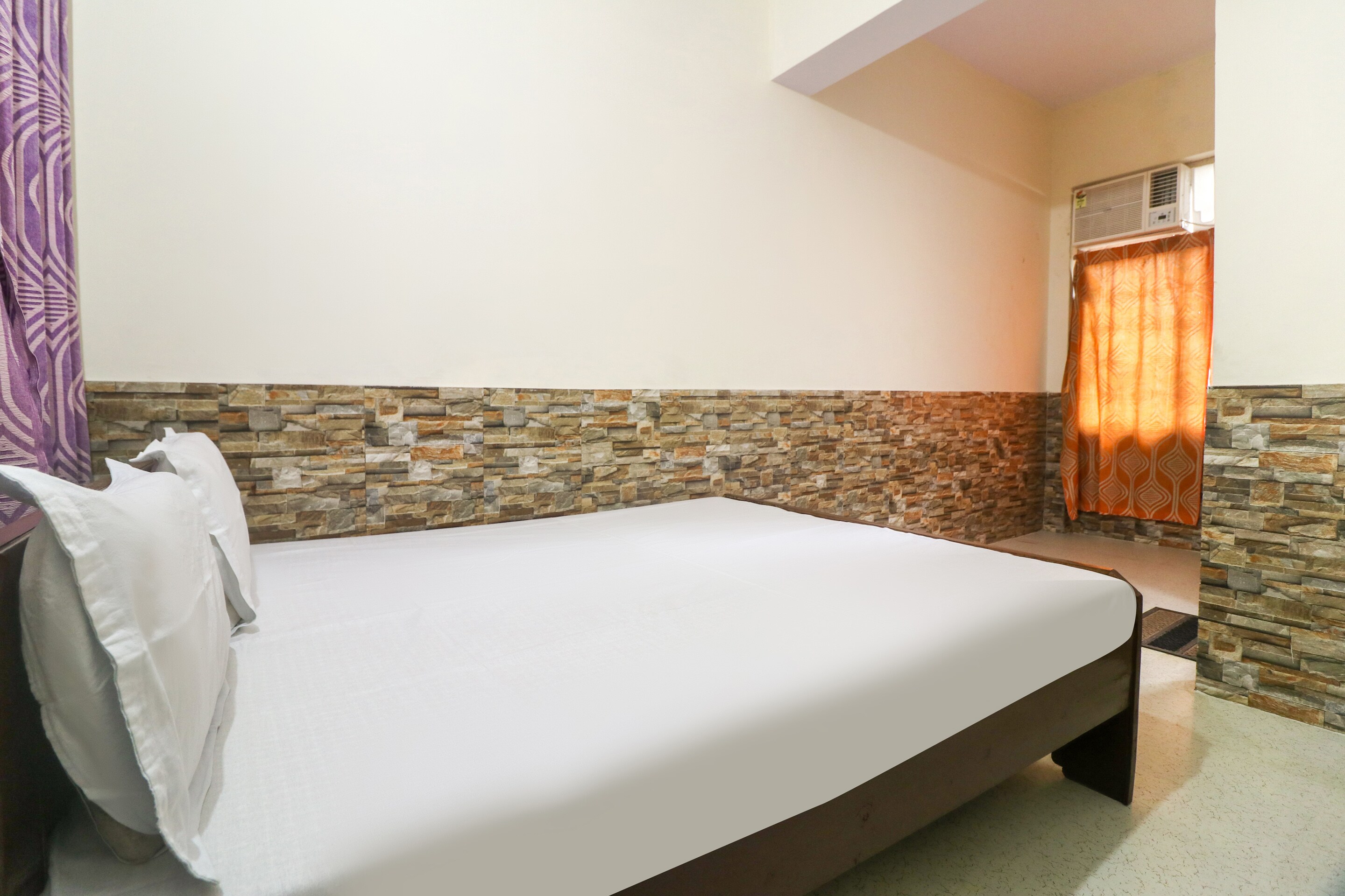 SPOT ON Hotel Anand Bhawan - Tap to explore photos