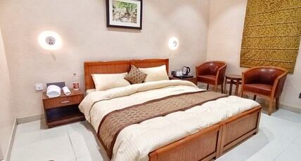 Cordial Hotel & Range Eats Restaurant Room Type - Deluxe Room