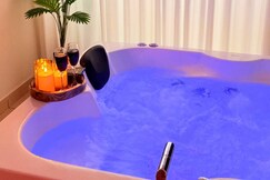 Jacuzzi 1BHK Suite in Koramangala | Lift | AC
