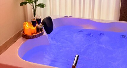 Jacuzzi 1BHK Suite in Koramangala | Lift | AC Room Type - Jacuzzi 1BHK Suite in Koramangala | Lift | AC